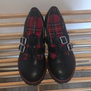 Self Esteem Girls Schools Back Double Buckle Shoes SZ 4Y. Black Red trim.